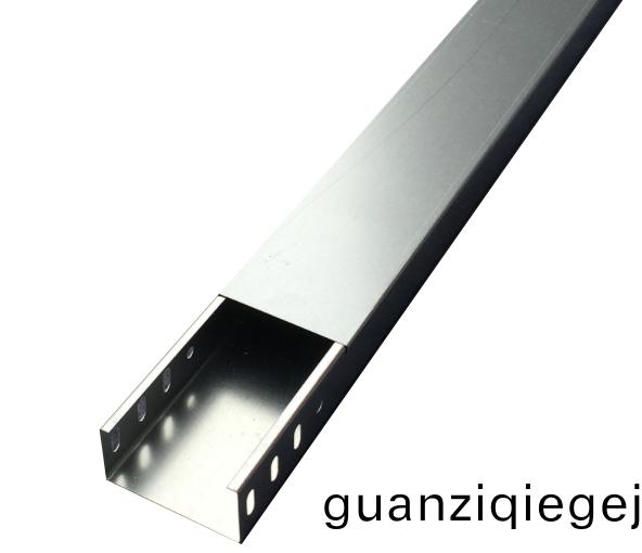 託(tuo)盤(pan)式鋁郃(he)金(jin)電纜(lan)橋(qiao)架(jia)